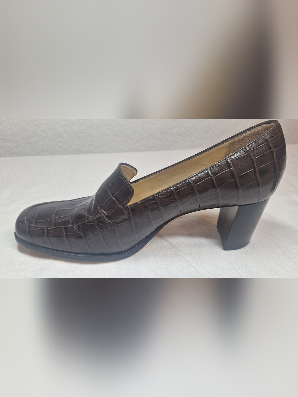 NWOB Brand New Antonio Melani Croc-Embossed Leather Loafer Pumps! 🐊✨